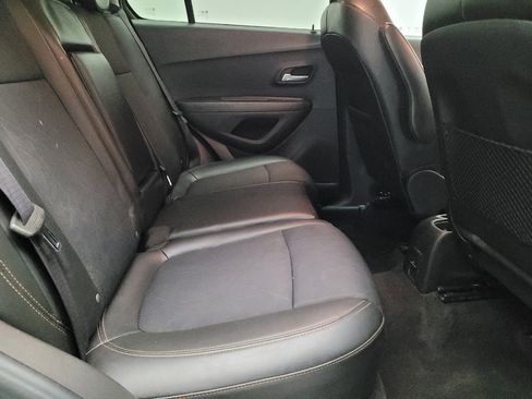 Used 2019 Chevrolet Trax LT w/ LT Convenience Package AWD/4WD image 19