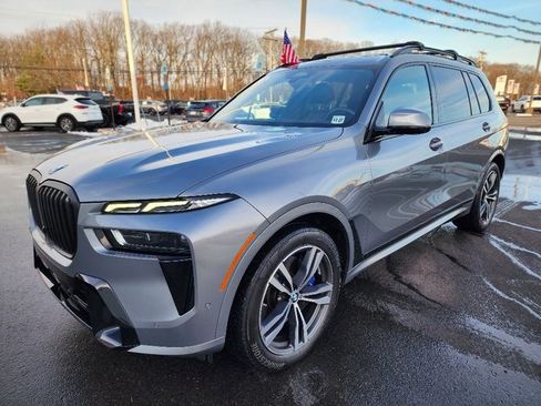 Used 2023 BMW X7 xDrive40i w/ M Sport Package image 3