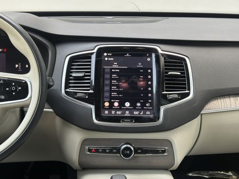 Certified 2023 Volvo XC90 B6 Plus w/ Protection Package Premier AWD/4WD image 17