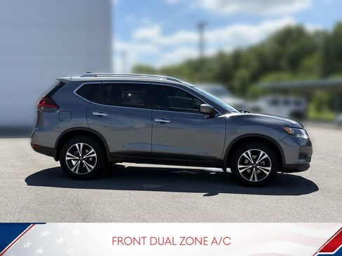 Used 2019 Nissan Rogue SV w/ Sun & Sound Touring Package AWD/4WD image 4