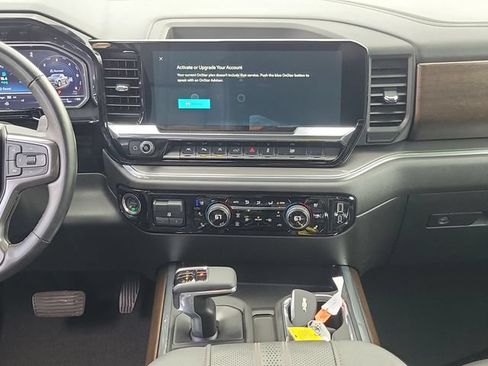 Used 2025 Chevrolet Silverado 1500 High Country w/ High Country Premium Package AWD/4WD image 18