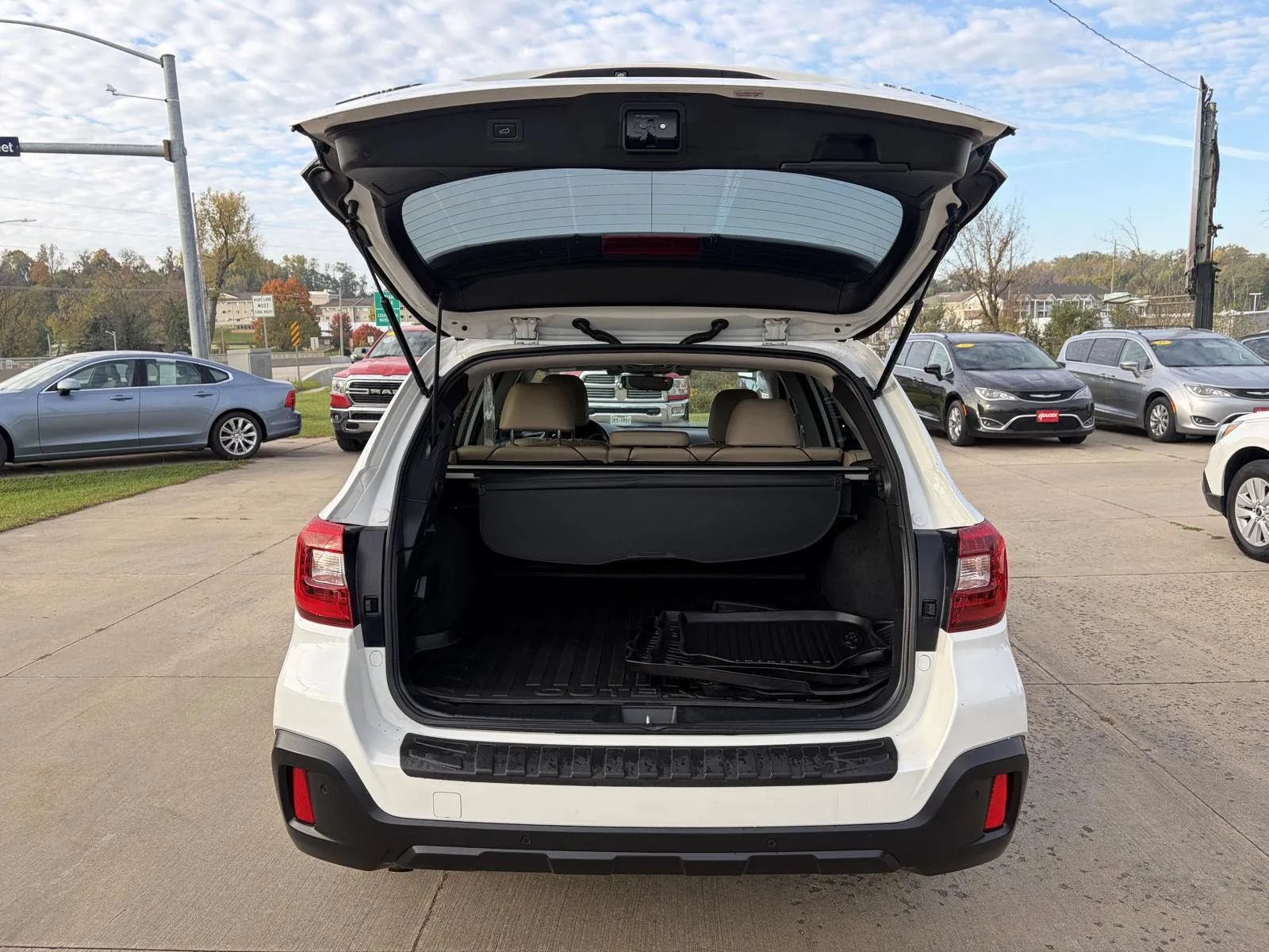 Used 2019 Subaru Outback 2.5i Limited AWD/4WD image 34