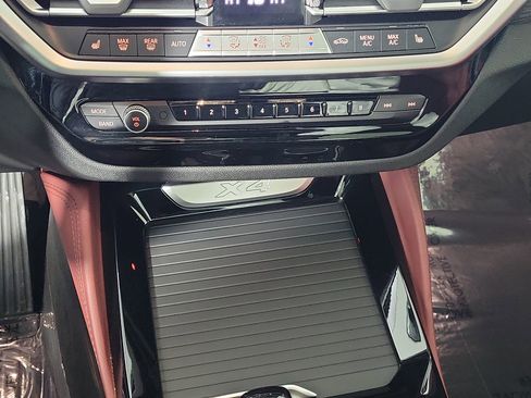 Certified 2023 BMW X4 xDrive30i w/ Premium Package image 21