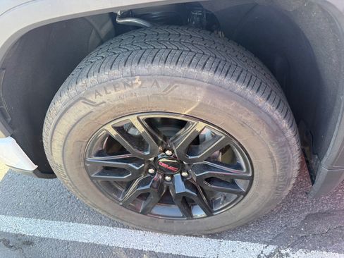 Used 2025 GMC Sierra 1500 Elevation AWD/4WD image 5