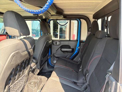 Used 2021 Jeep Gladiator Rubicon AWD/4WD image 12