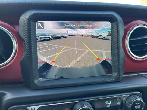 Used 2023 Jeep Gladiator Rubicon w/ Cold Weather Group image 20