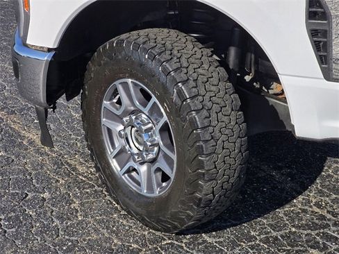 Used 2023 Ford F250 Lariat w/ FX4 Off-Road Package image 27