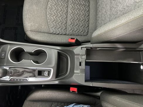 Used 2024 Chevrolet Equinox LT FWD image 15