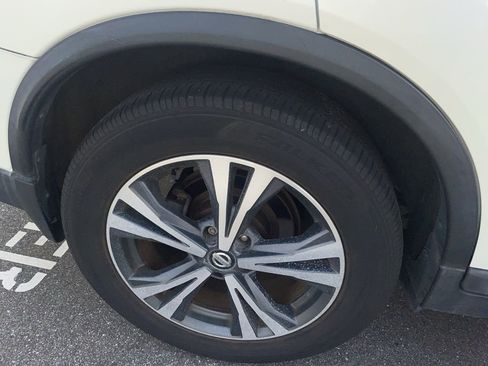 Used 2017 Nissan Rogue SL w/ SL Premium Package image 22