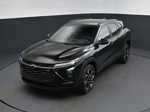 New 2026 Chevrolet Trax RS w/ Sunroof Package FWD image 26