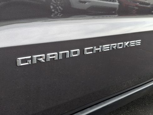 Used 2015 Jeep Grand Cherokee Limited AWD/4WD image 30