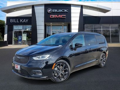 Used 2025 Chrysler Pacifica Limited