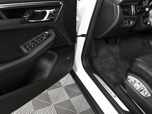 New 2026 Porsche Macan S image 10