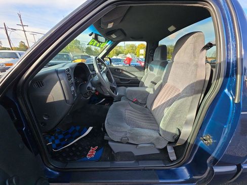 Used 1998 Chevrolet S10 Pickup LS w/ Preferred Equipment Group image 3