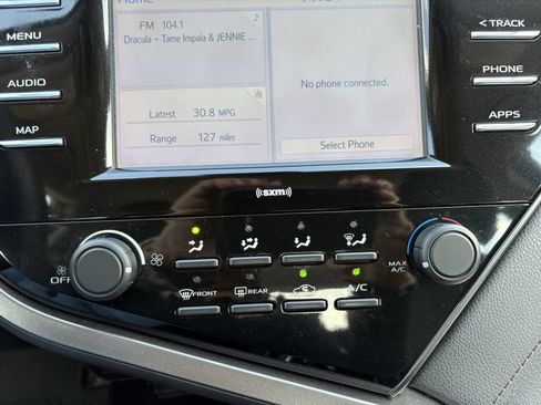 Used 2020 Toyota Camry LE FWD image 20