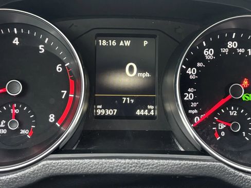 Used 2017 Volkswagen Passat 1.8T SEL Premium image 20