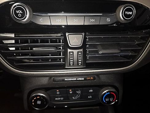 Used 2022 Ford Escape SE image 20