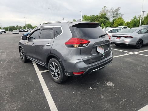 Used 2017 Nissan Rogue SL w/ SL Premium Package AWD/4WD image 4