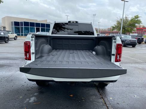 Used 2025 RAM 2500 Limited AWD/4WD image 9