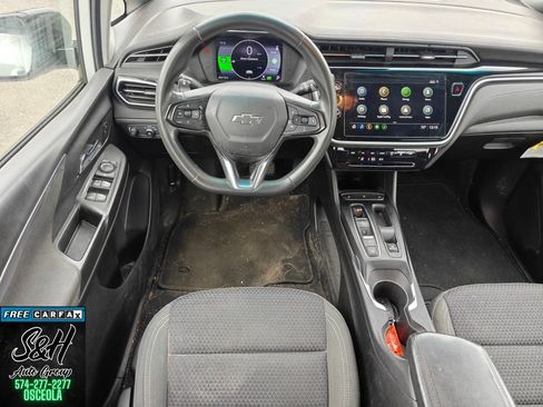 Used 2023 Chevrolet Bolt LT w/ Driver Confidence Package FWD image 4