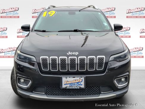 Used 2019 Jeep Cherokee Limited image 3