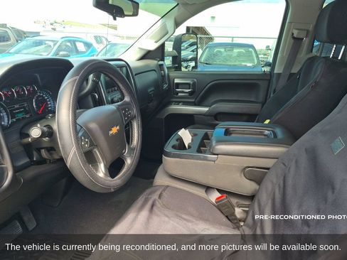 Used 2019 Chevrolet Silverado 1500 LT w/ LPO, Black Pack RWD image 11