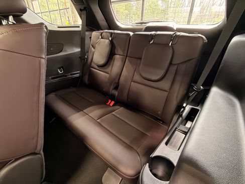 Used 2025 Ford Explorer Platinum AWD/4WD image 20