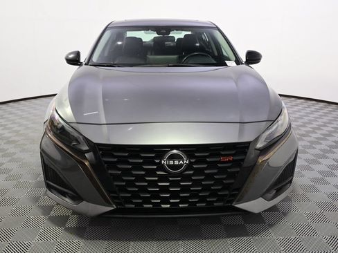 Used 2023 Nissan Altima 2.5 SR w/ SR Premium Package AWD/4WD image 10