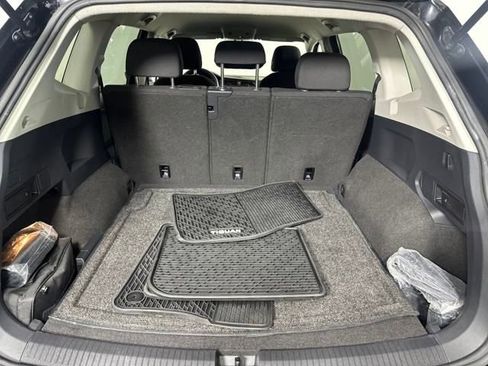 Used 2021 Volkswagen Tiguan S image 24