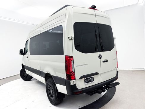 Used 2024 Mercedes-Benz Sprinter 2500 image 28