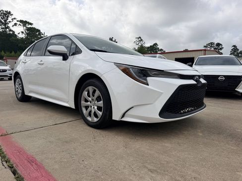 Used 2022 Toyota Corolla LE FWD image 4