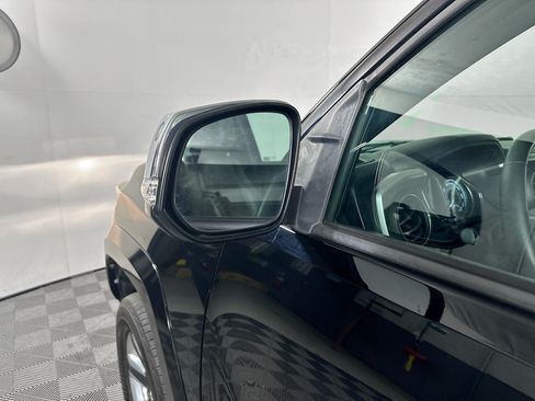 Used 2019 Toyota Tacoma Limited RWD image 10