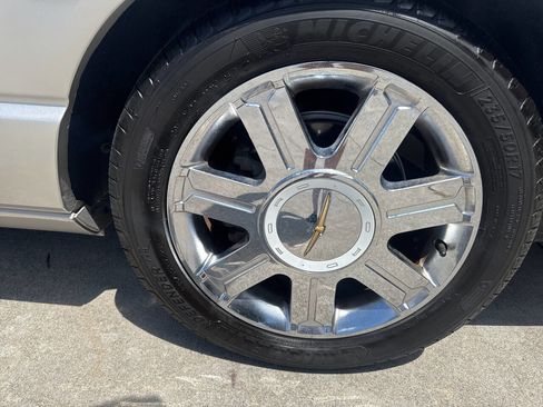 Used 2004 Ford Thunderbird Deluxe image 21