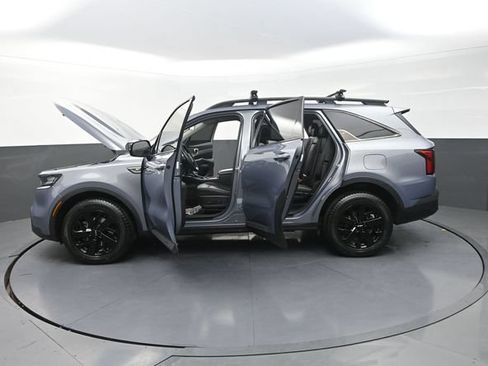 Used 2022 Kia Sorento S w/ Panoramic Sunroof Package AWD/4WD image 42