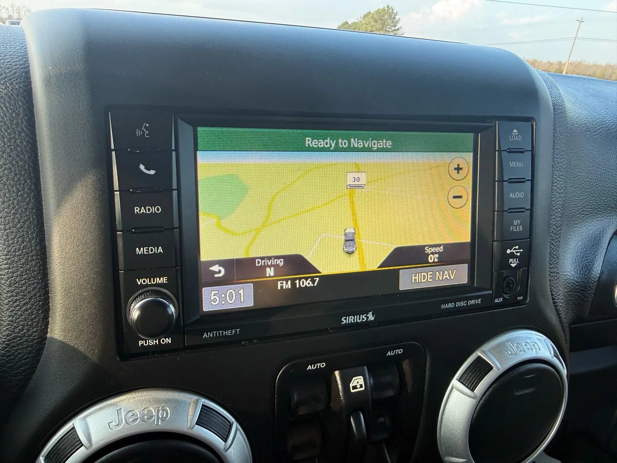 Used 2017 Jeep Wrangler Unlimited Rubicon AWD/4WD image 9