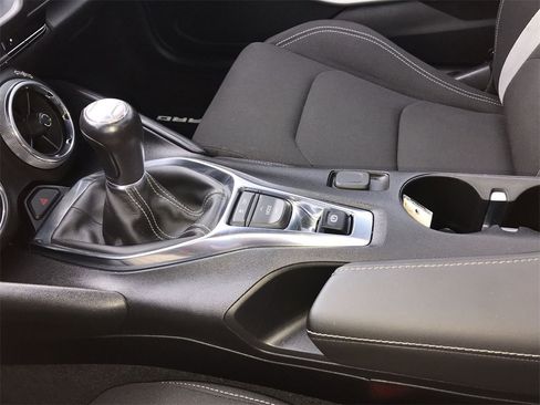 Used 2021 Chevrolet Camaro LT image 20