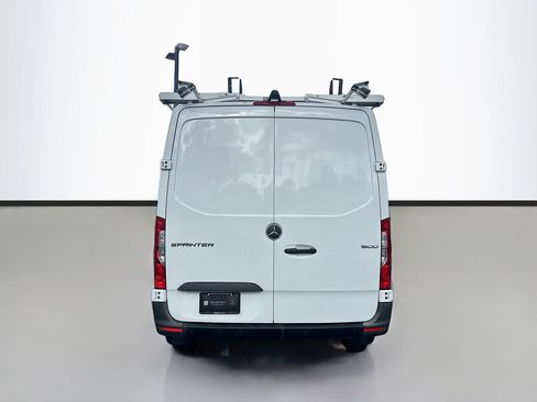 Used 2021 Mercedes-Benz Sprinter 1500 image 4