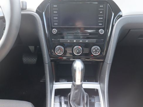 Used 2021 Volkswagen Passat 2.0T S FWD image 11