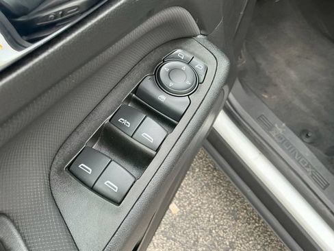 Used 2022 Chevrolet Equinox RS w/ Infotainment Package FWD image 23