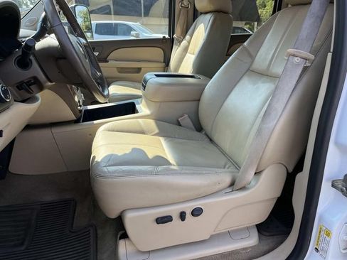 Used 2011 Chevrolet Silverado 3500 LTZ w/ LTZ Plus Package AWD/4WD image 31