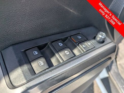 Used 2016 Toyota Tacoma TRD Sport w/ Towing Package AWD/4WD image 16