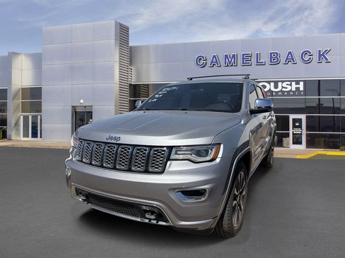Used 2017 Jeep Grand Cherokee Overland RWD image 2