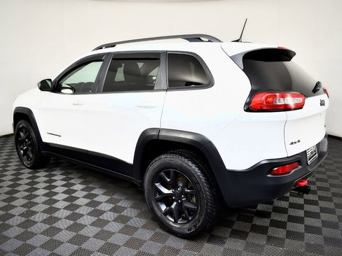 Used 2017 Jeep Cherokee Trailhawk w/ Comfort/Convenience Group image 12