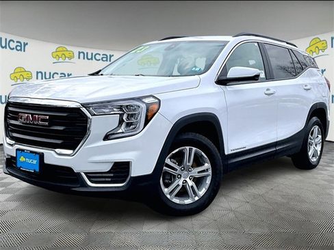 Used 2023 GMC Terrain SLE w/ Driver Convenience Package image 12