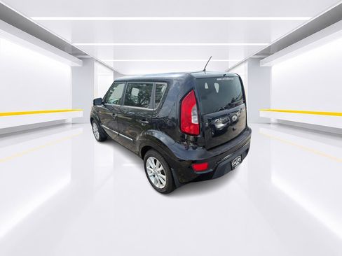 Used 2012 Kia Soul + w/ Audio Pkg FWD image 6