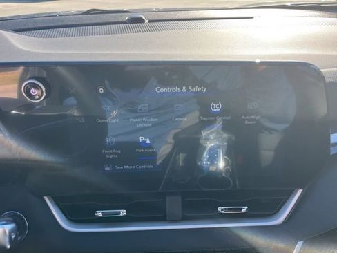 New 2026 Chevrolet Equinox LT w/ Convenience Package II image 29