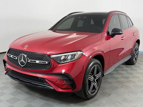 Used 2024 Mercedes-Benz GLC 300 4MATIC image 1