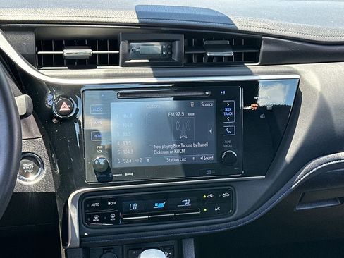 Used 2017 Toyota Corolla XSE image 15