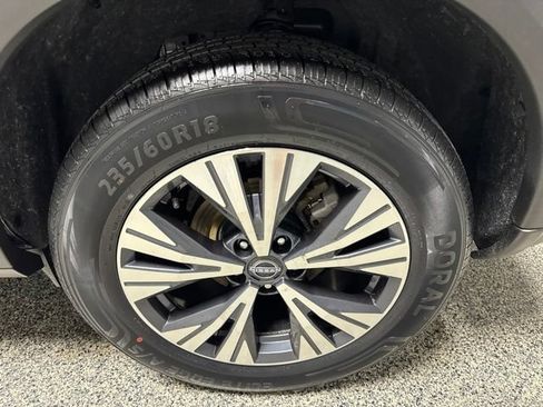 Used 2023 Nissan Rogue SV AWD/4WD image 16