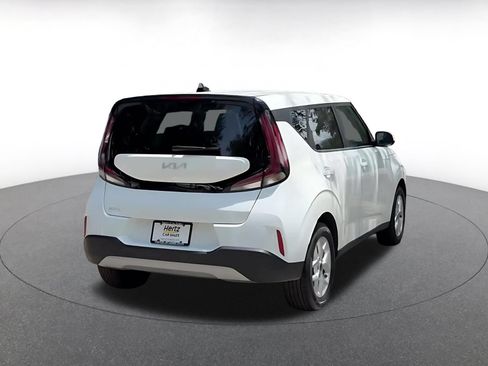 Used 2025 Kia Soul LX w/ LX Technology Package FWD image 14